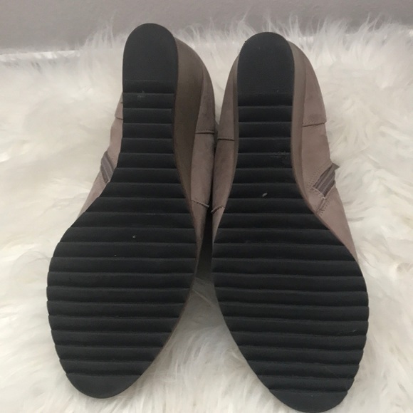 Biala Ashton leather wedge Ankle Bootie Taupe - Picture 8 of 8